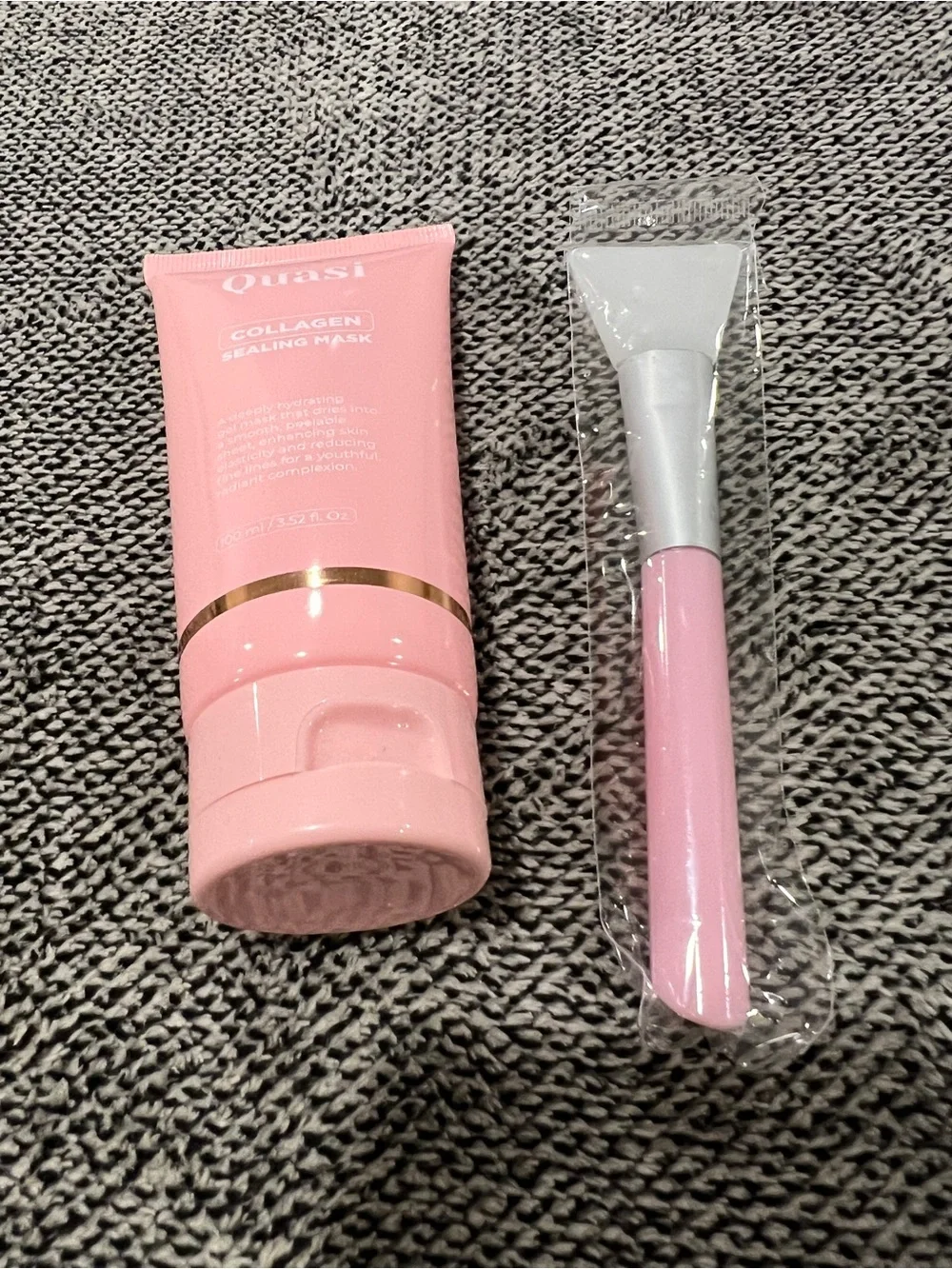 Collagen Sealing Mask with Applicator
